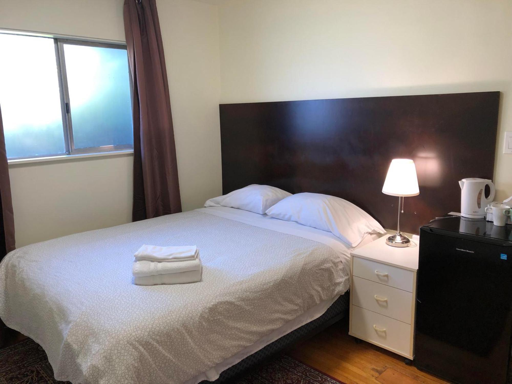 Comfort Cottage Guest House Near Subway Station, Bus And Downtown Vancouver Exterior foto